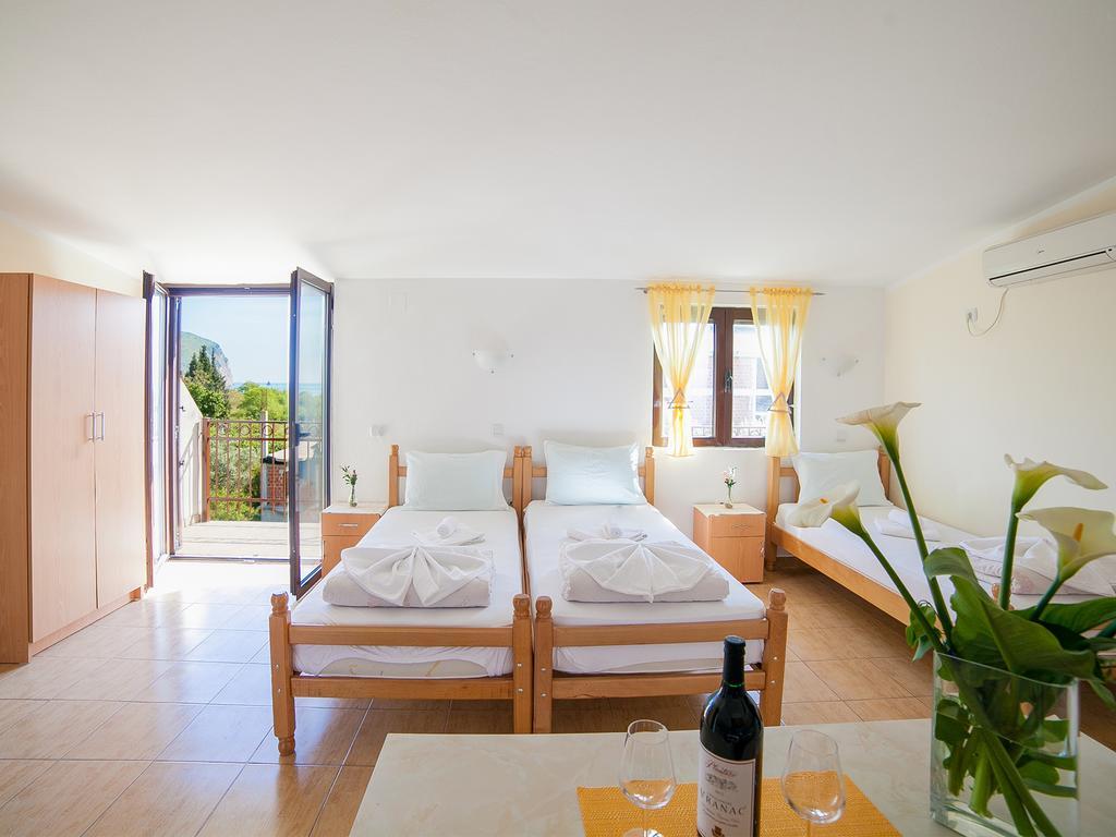 Apartments Viktorija Petrovac Pokoj fotografie