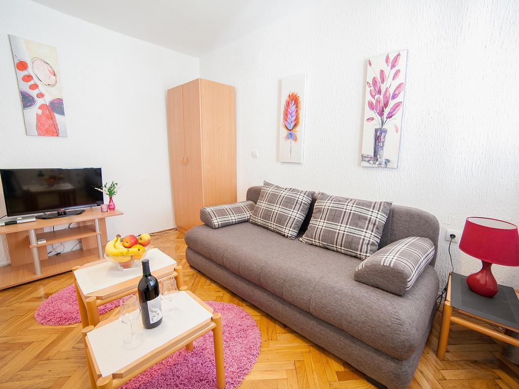 Apartments Viktorija Petrovac Pokoj fotografie