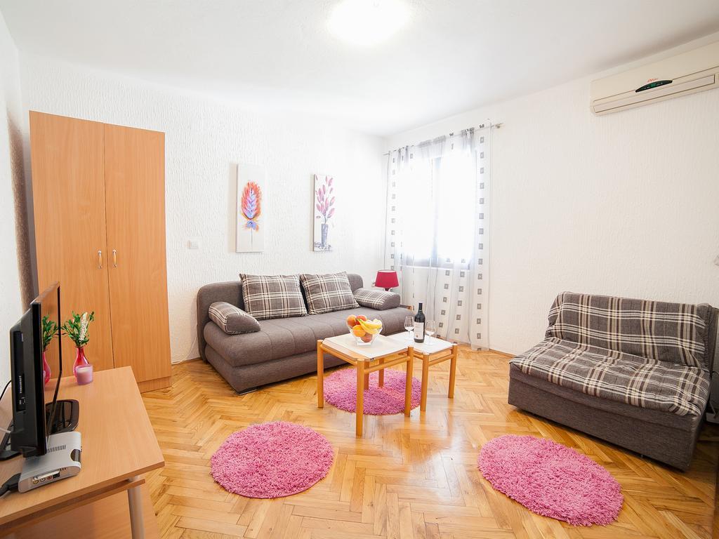 Apartments Viktorija Petrovac Pokoj fotografie